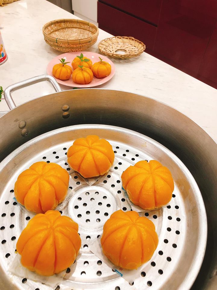 cách làm bánh bí đỏ đậu xanh 03 cách làm bánh bí đỏ đậu xanh Cách làm bánh bí đỏ đậu xanh chào mùa Halloween sôi động cach lam banh bi do dau xanh 03