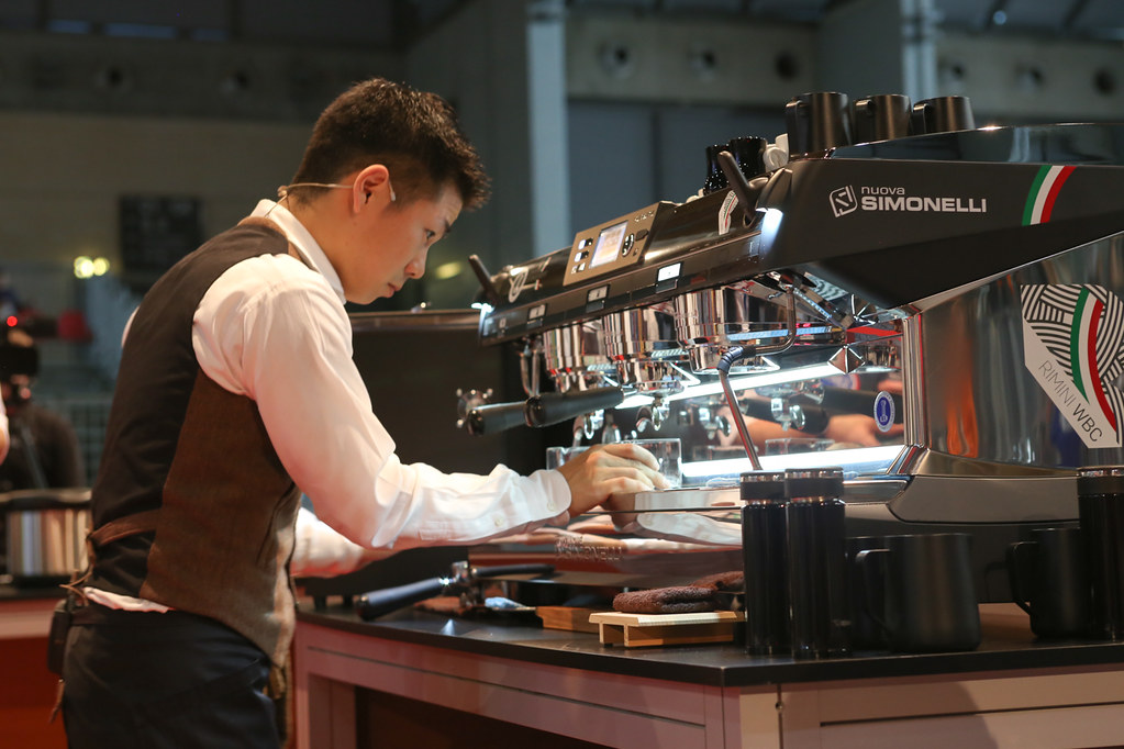 May Espresso Nuova Simonelli Aurelia T3 Su dung trong khi thi World Barista